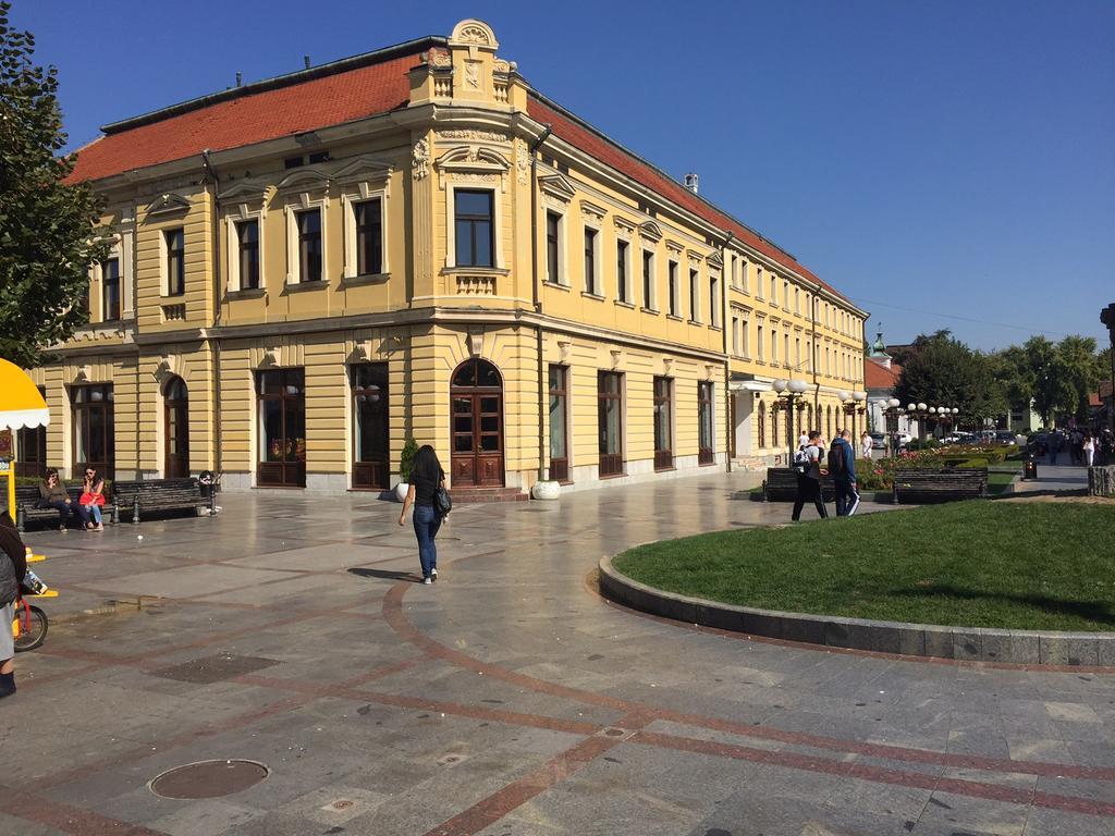 Hotel Grand Valjevo Buitenkant foto