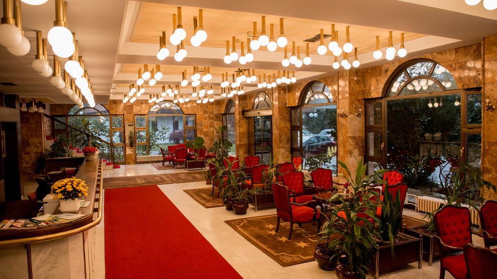Hotel Grand Valjevo Buitenkant foto