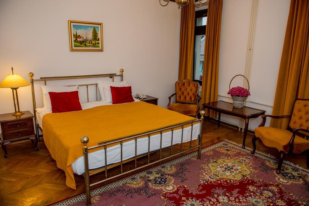 Hotel Grand Valjevo Buitenkant foto