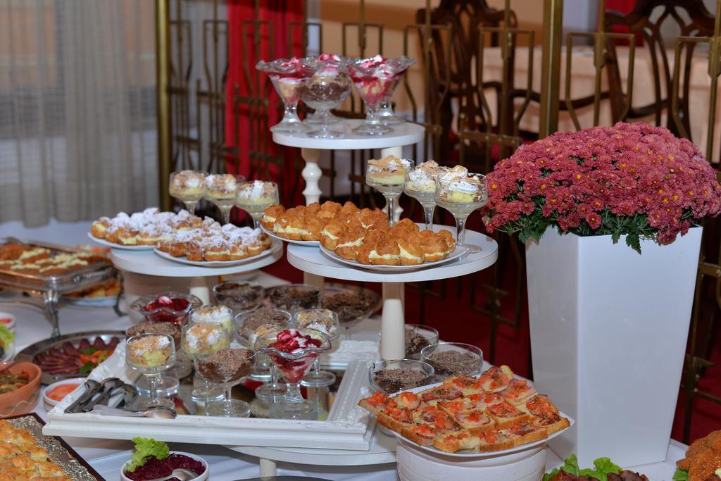 Hotel Grand Valjevo Buitenkant foto