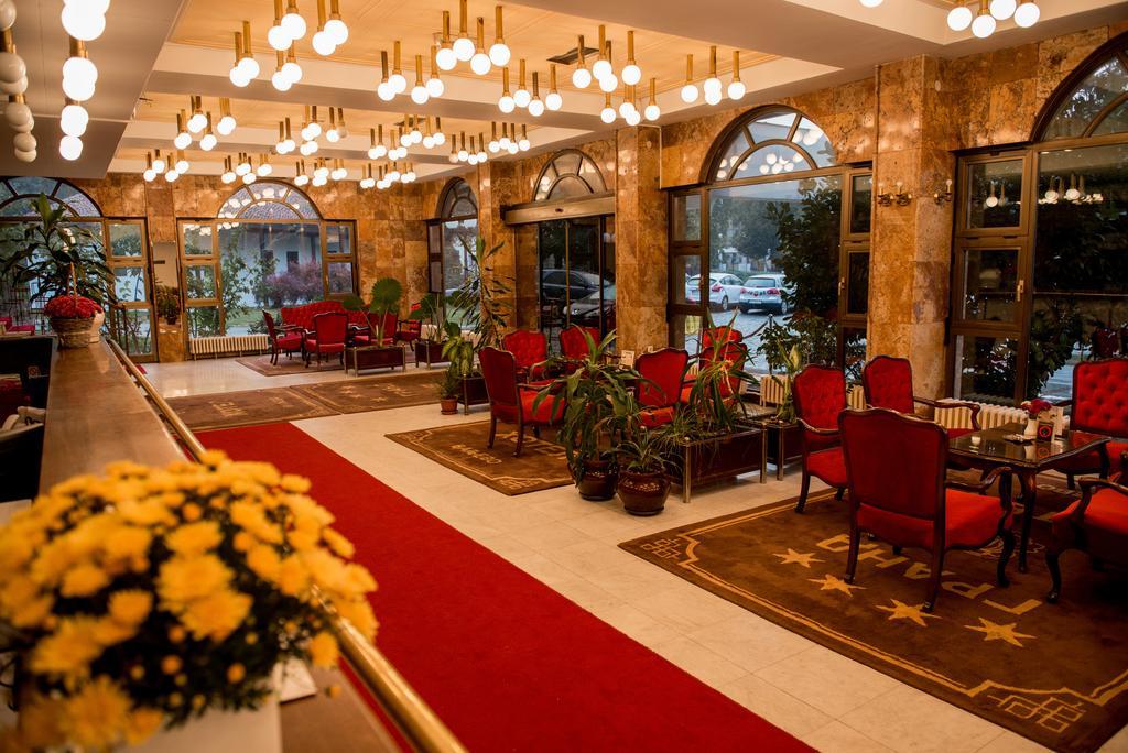 Hotel Grand Valjevo Buitenkant foto