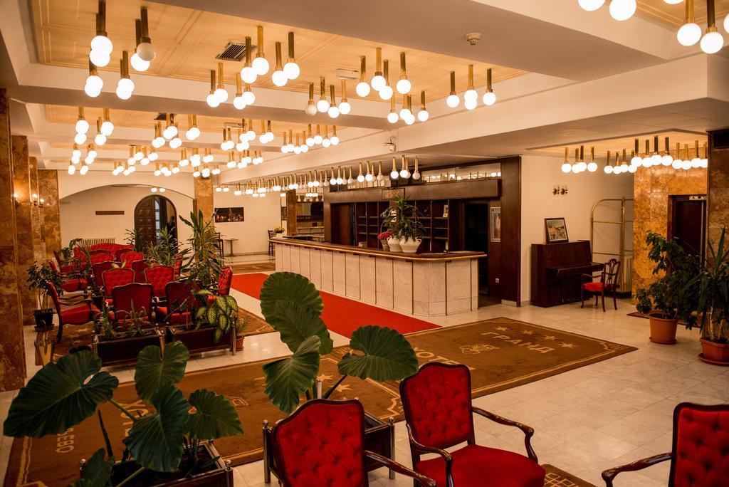 Hotel Grand Valjevo Buitenkant foto