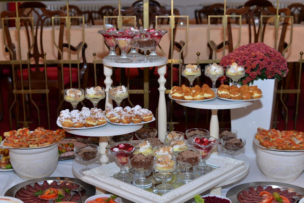 Hotel Grand Valjevo Buitenkant foto